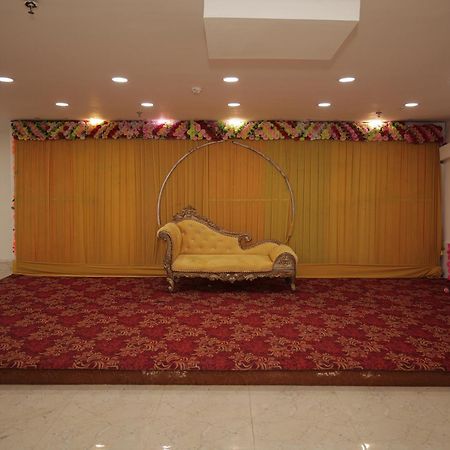 Hotel The Anvi Residency Sector 122 ノイダ エクステリア 写真