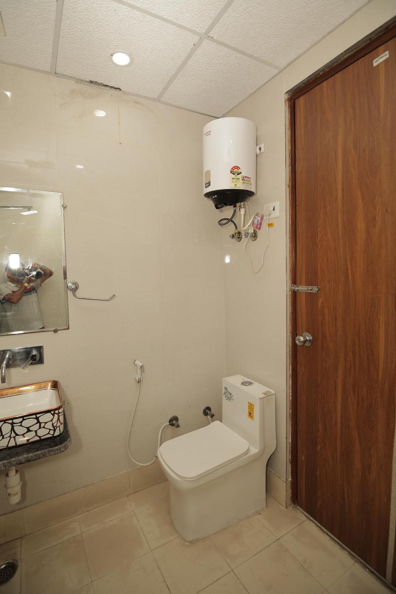 Hotel The Anvi Residency Sector 122 ノイダ エクステリア 写真
